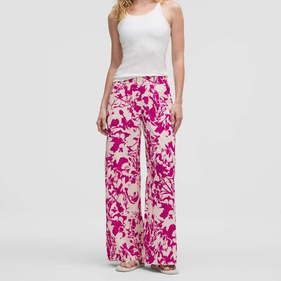 lululemon athletica Pants - Lululemon Swift Mid-Rise Wide-Leg Pants - size 6